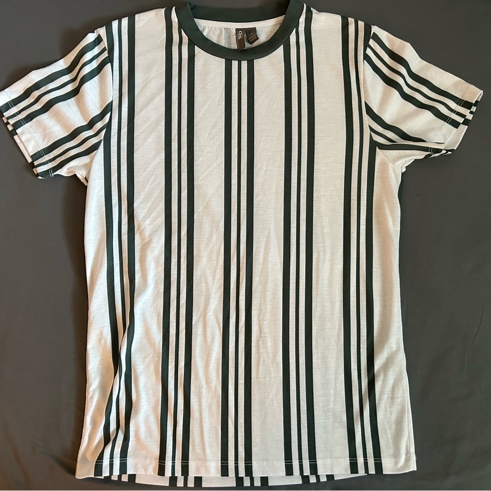 H&M mens striped shirt: Men’s medium